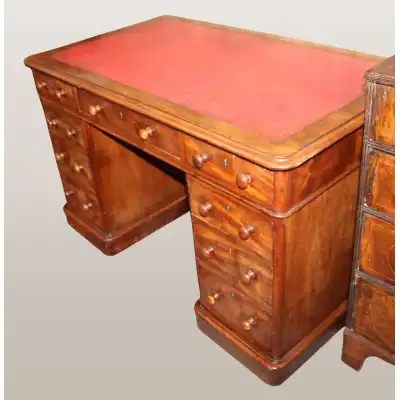 Antiker Schreibtisch 