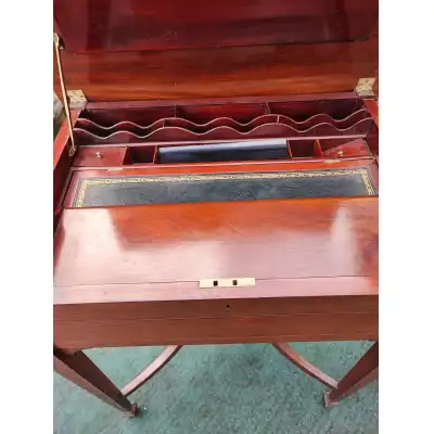 Schreibtisch Antik aus Mahagoni