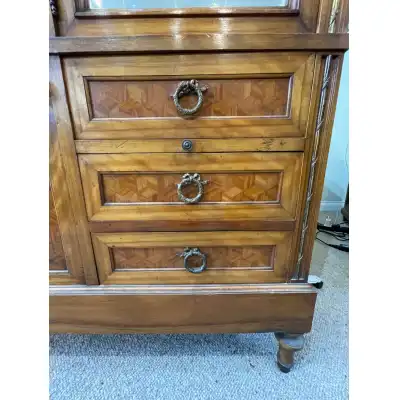 Antiker Art-Déco Kleiderschrank