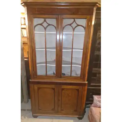 Antiker Eckschrank aus Eiche