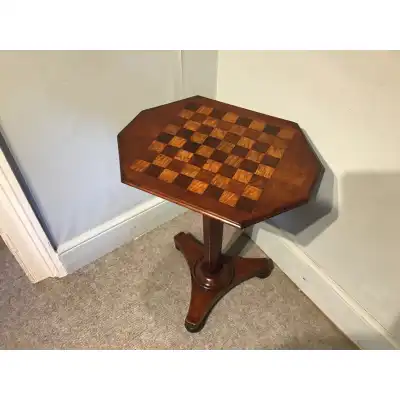 Antiker Mahagoni-Schachtisch