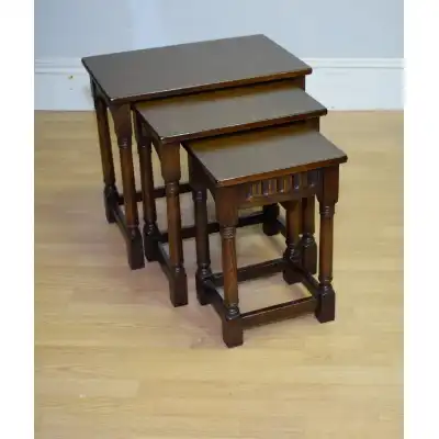 Beistelltisch 3er Set nest of table  massiv Eiche