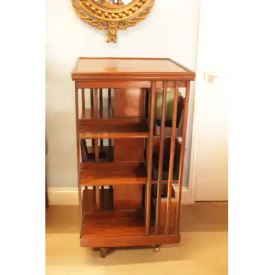 Drehbares Bücherregal