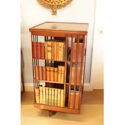 Drehbares Bücherregal