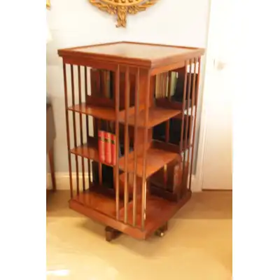 Drehbares Bücherregal