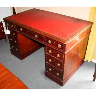 Schreibtisch aus massiv Mahagoni