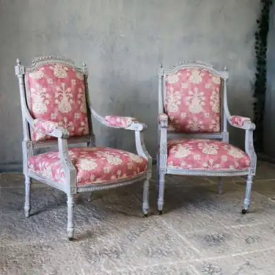 Paar sessel mit Armlehne