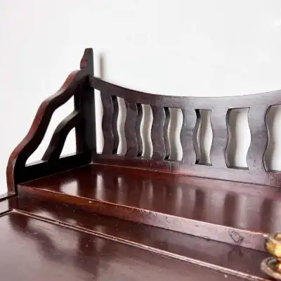 Antiker Mahagoni-Schreibtisch