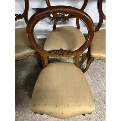 Set von 4 Esszimmerstühlen