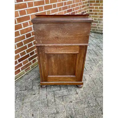 Antiker Schreibtisch