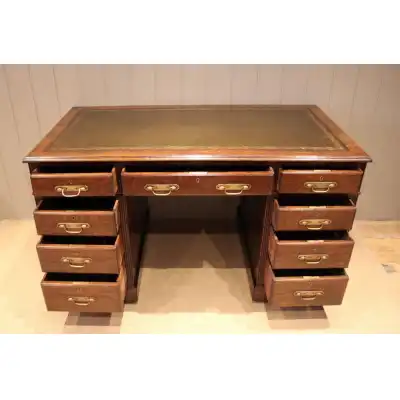 Antiker Pedestal-Schreibtisch