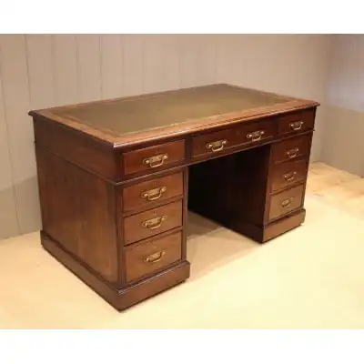 Antiker Pedestal-Schreibtisch