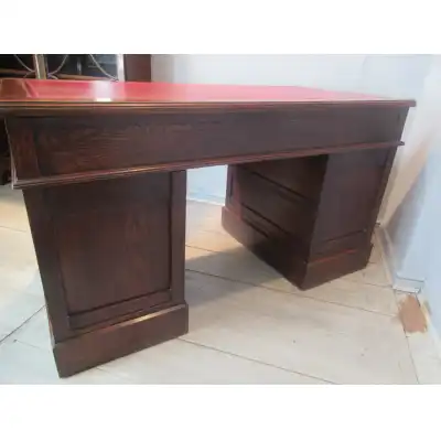 Knielochschreibtisch aus Eiche