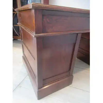 Knielochschreibtisch aus Eiche