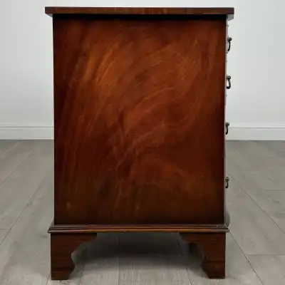 Antiekr Mahagoni Schreibtisch