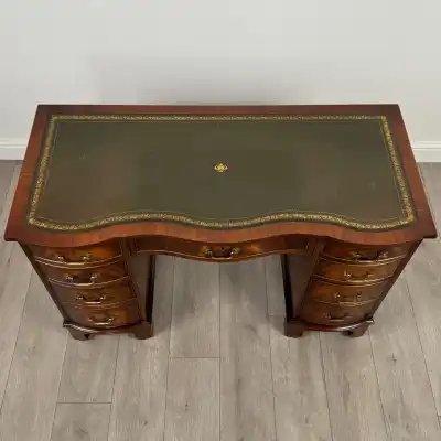 Antiekr Mahagoni Schreibtisch