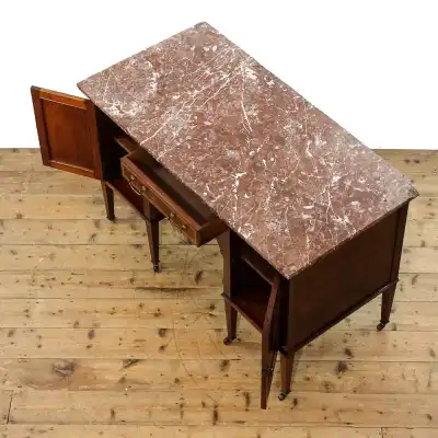 Schreibtisch mit Marmorplatte