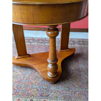 Eleganter Konsoletisch