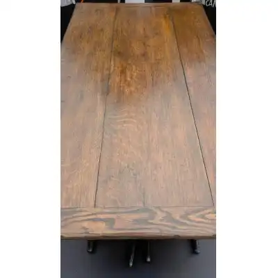 Ausziehbarer Esstisch