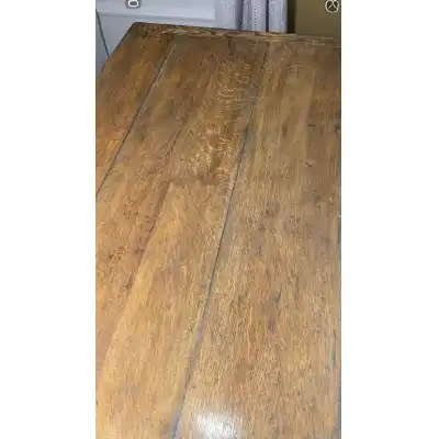 Ausziehbarer Esstisch