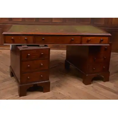Knee Hole Desk