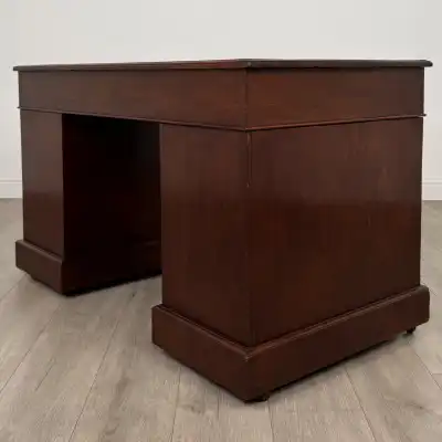 Antiker Schreibtisch 