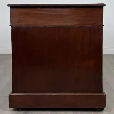 Antiker Schreibtisch 