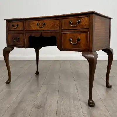 Mahagoni Schreibtisch