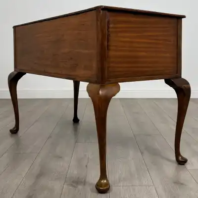 Mahagoni Schreibtisch