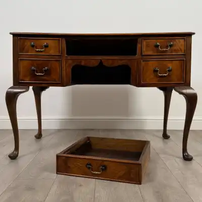 Mahagoni Schreibtisch