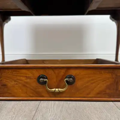 Mahagoni Schreibtisch