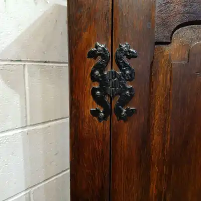Kleiderschrank aus Eiche