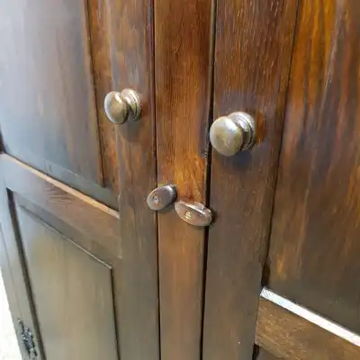 Kleiderschrank aus Eiche
