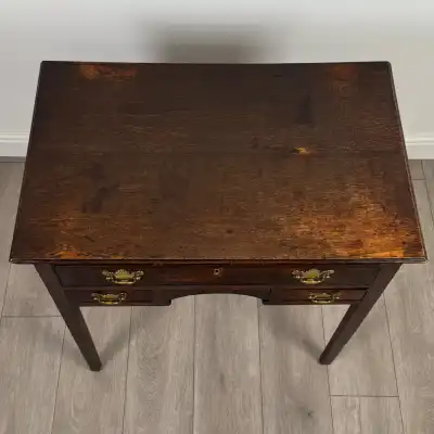 Antiker Schreibtisch