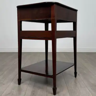 Antiker Beistelltisch