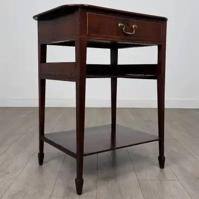 Antiker Beistelltisch