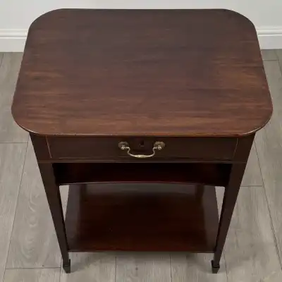 Antiker Beistelltisch