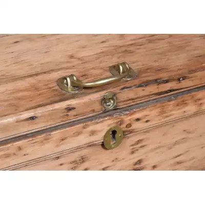 Truhe antik mit Schubladen