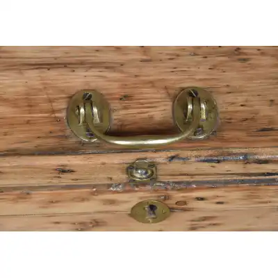 Truhe antik mit Schubladen