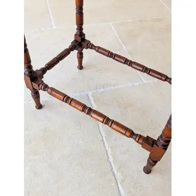 Antike Beistelltisch