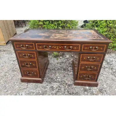 Pedestal Desk Antik
