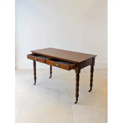 Englischer Schreibtisch