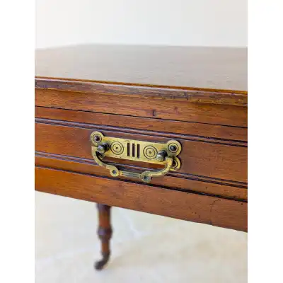 Englischer Schreibtisch