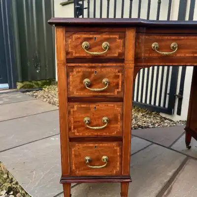 Mahagoni Schreibtisch