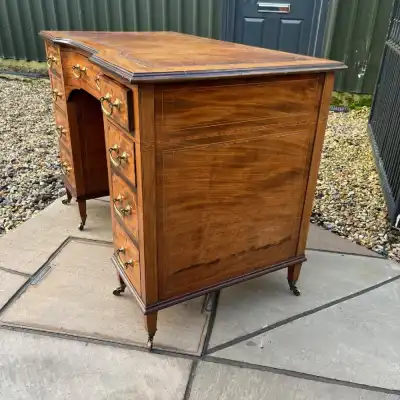 Mahagoni Schreibtisch