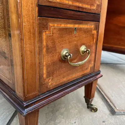 Mahagoni Schreibtisch