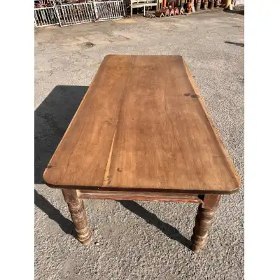 Küchentisch mit Schubladen