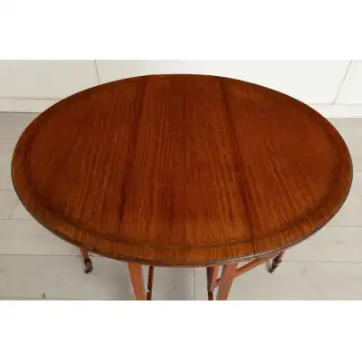 Klapptisch mit Intarsien