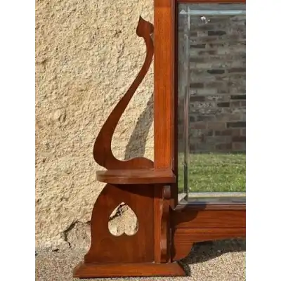 Edwardianischer Kaminspiegel aus Nussbaum, zugeschrieben Liberty & Co., ca. 1910