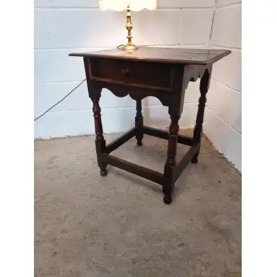 Antiker Eichen Beistelltisch aus dem späten 17. Jahrhundert